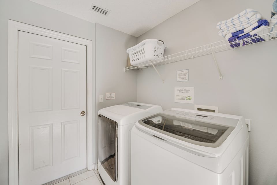 6BR Disney Villa Pool, Spa & Game Room Cottage in Kissimmee
