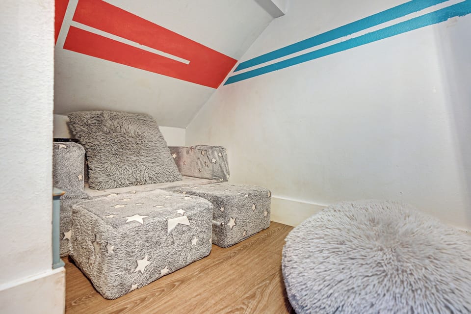 House (5 Bedrooms) | Interior
