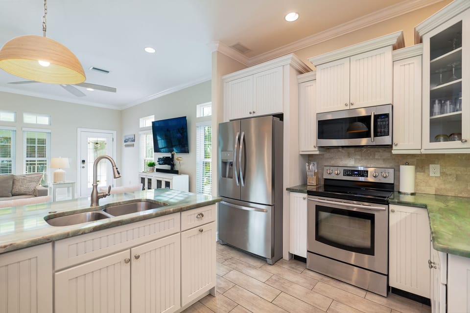 This fully stocked kitchen comes with everything you can need - whether you decide to cook or not!