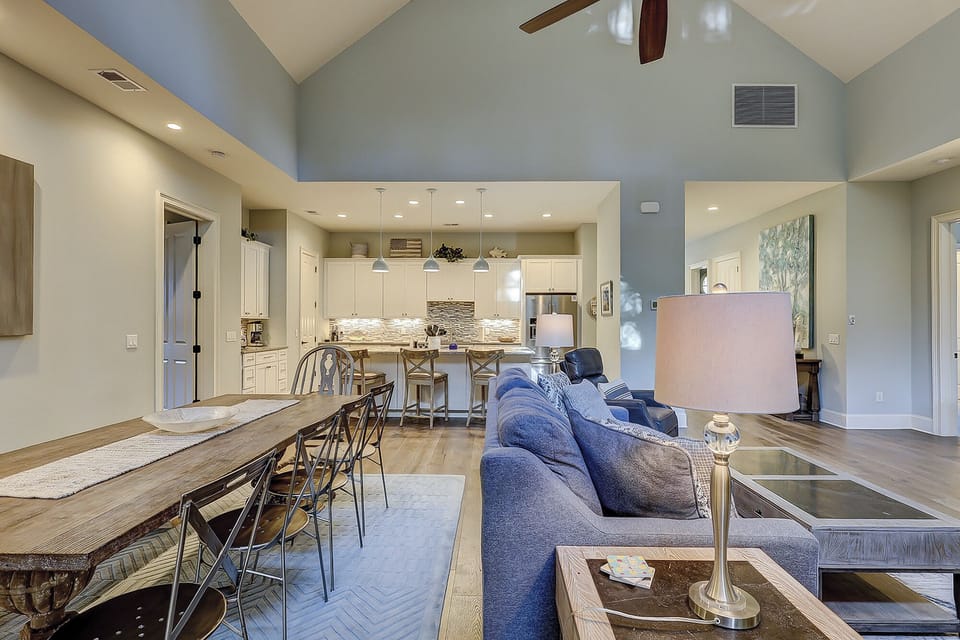 Living/Dining Area