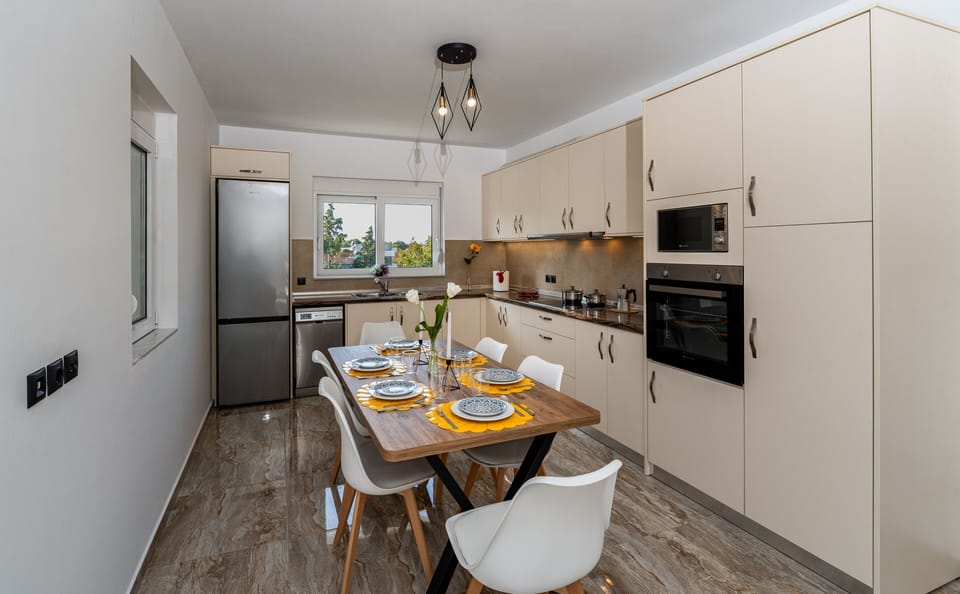 Luxury Apartment | Private kitchen | Fridge, microwave, oven, stovetop
