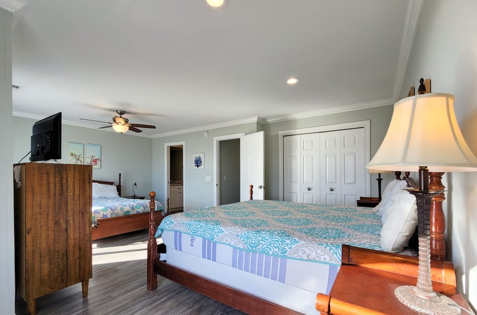 Double/King Bedroom-18