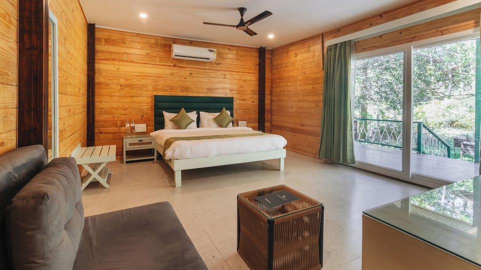 Family Studio Suite | In-room safe, desk, soundproofing, iron/ironing board