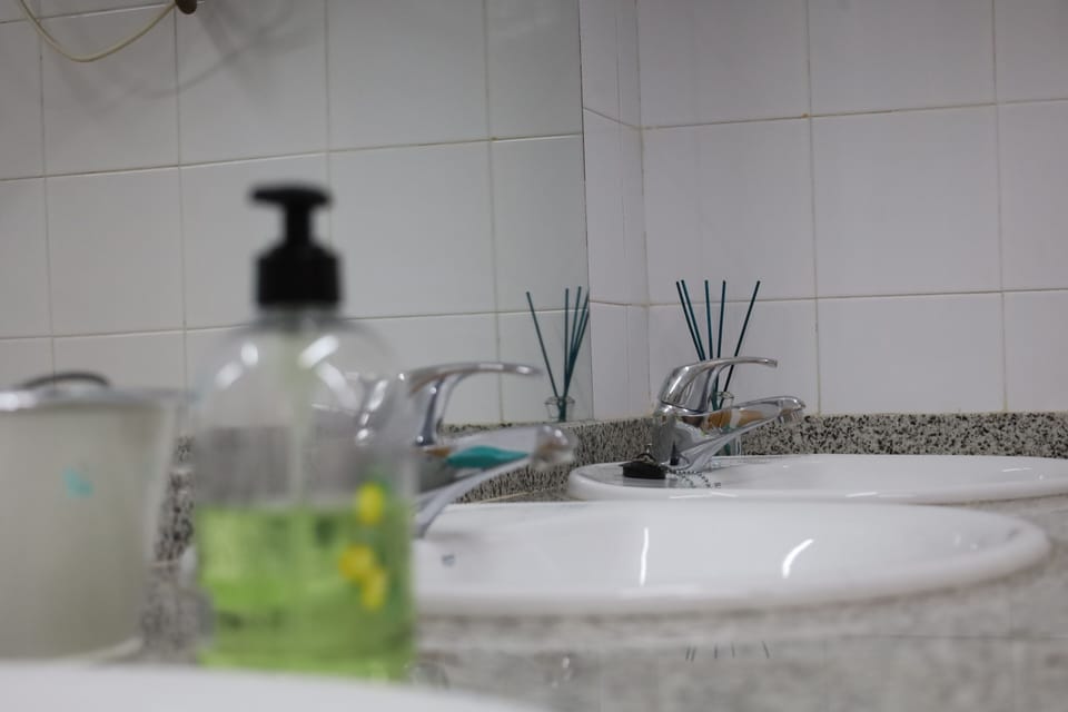 Habitación doble con baño privado externo. | Bathroom | Shower, towels