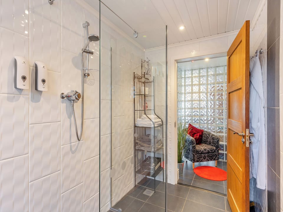 Bathroom | Ty Llyn - Tyddyn Sargent, Tyn Y Gongl, near Benllech