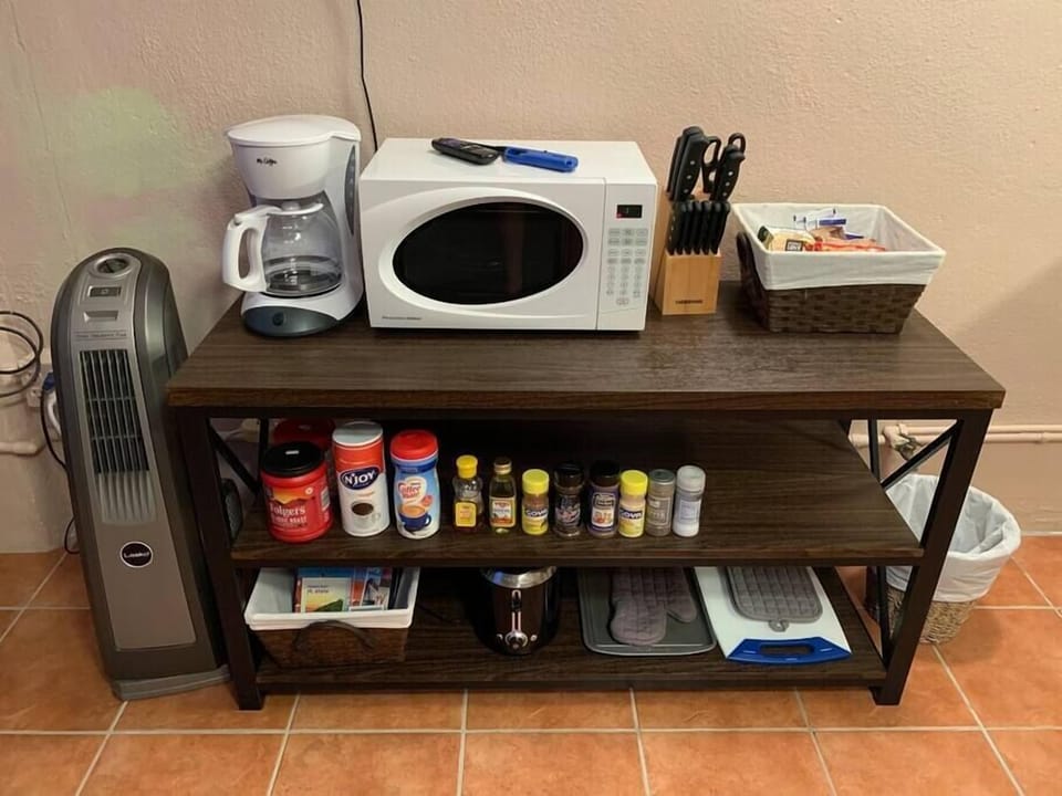 Kitchenette (1)