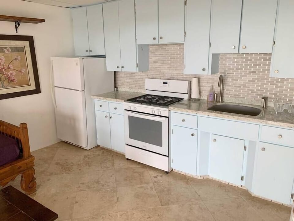 Full size kitchen with gas range