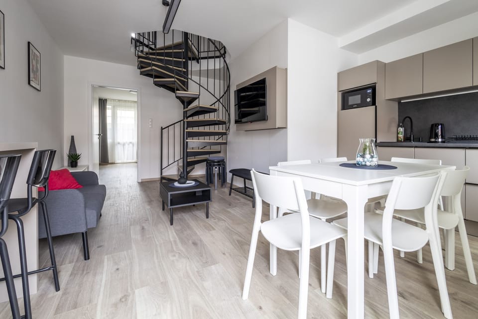 Living room with kitchen (1)