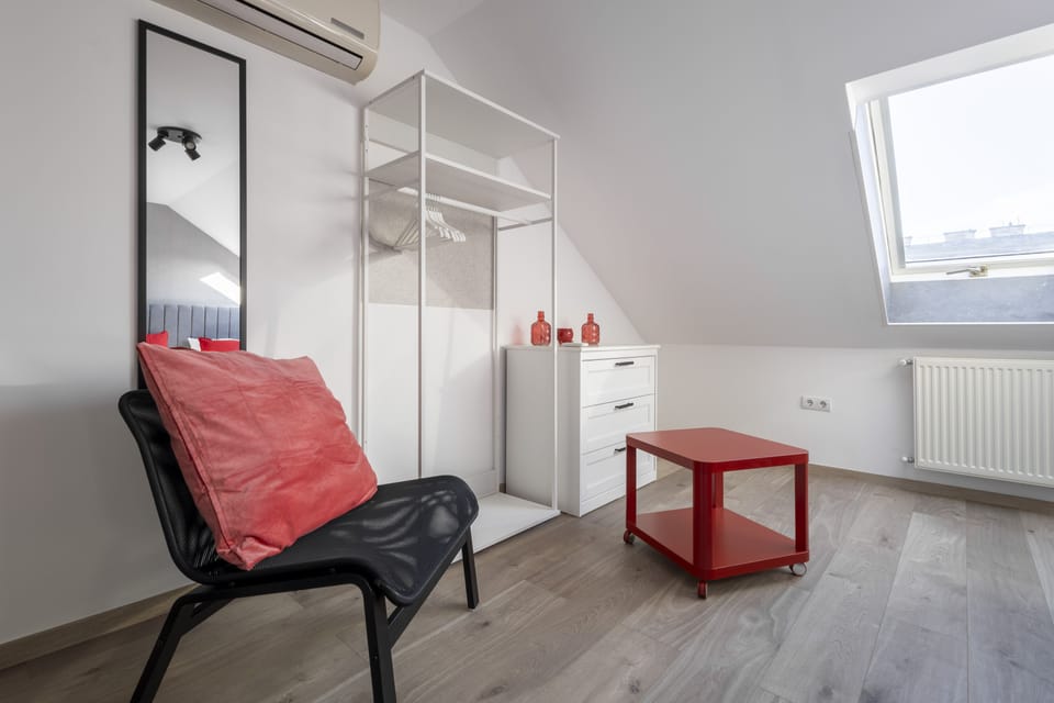 Room 2 (3)