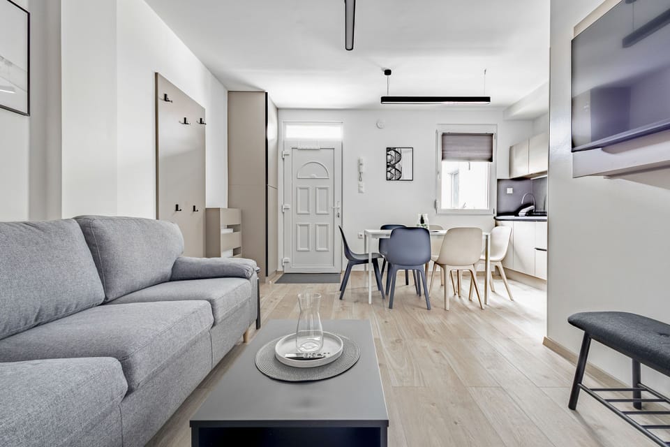 Living room with kitchen (1)