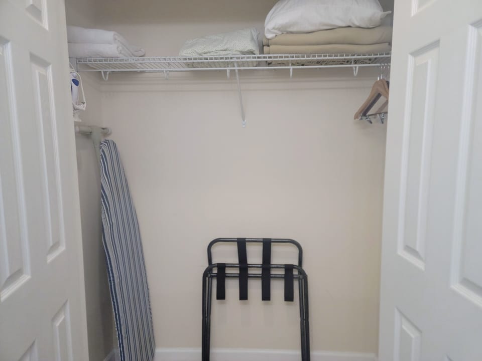 Iron/ironing board