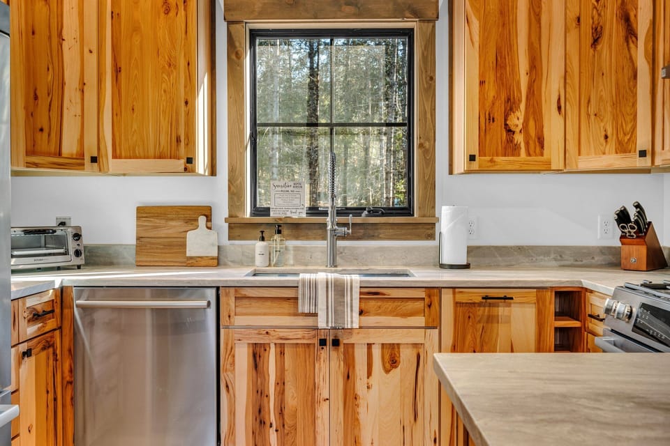 Guests rave about our a fully stocked, gourmet kitchen with Bosch appliances.