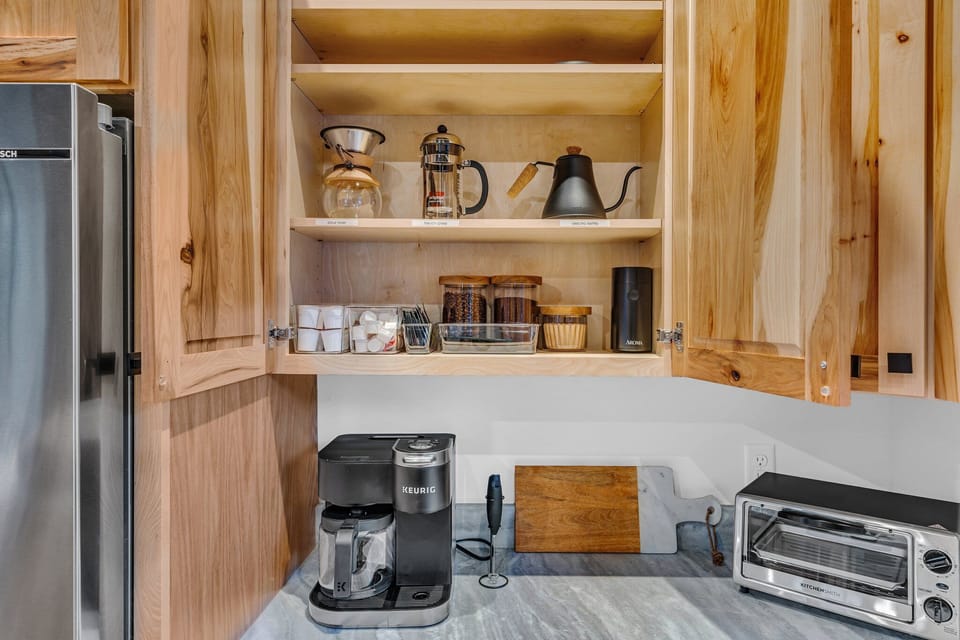 Enjoy coffee in all it's forms: K-cup, drip coffee, pour over, French press. And don't forget the individually wrapped tea!