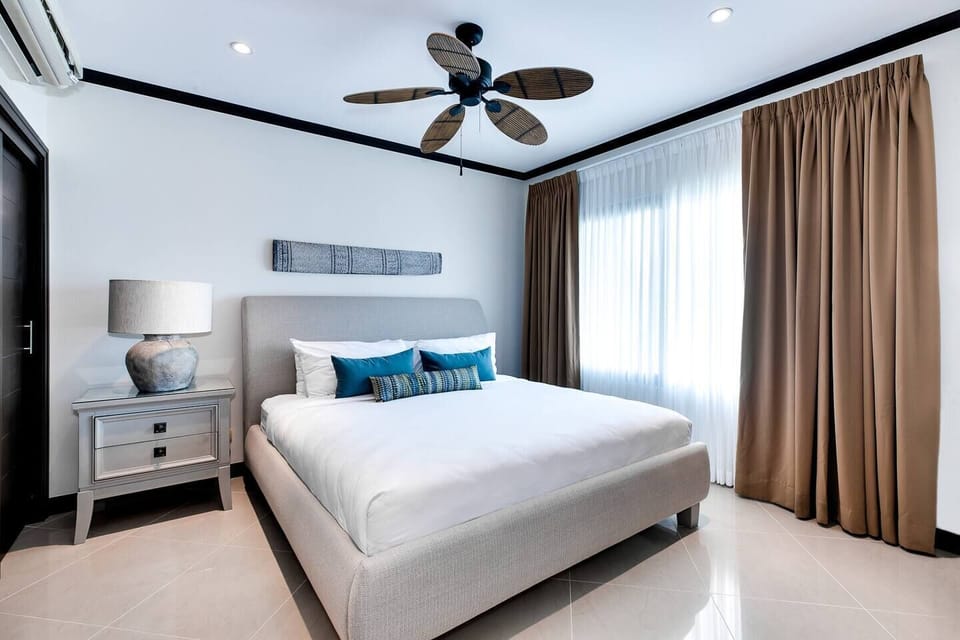 Luxury Apartment | 2 bedrooms, in-room safe, blackout drapes, iron/ironing board