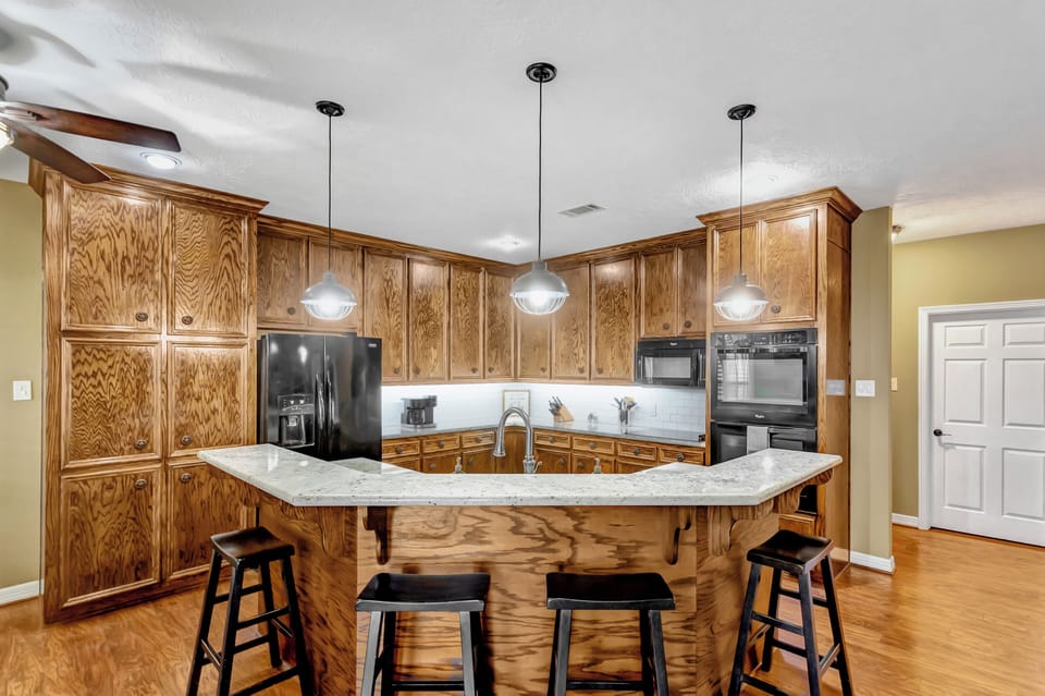 Spacious Wraparound Kitchen Island for Dining and Entertaining