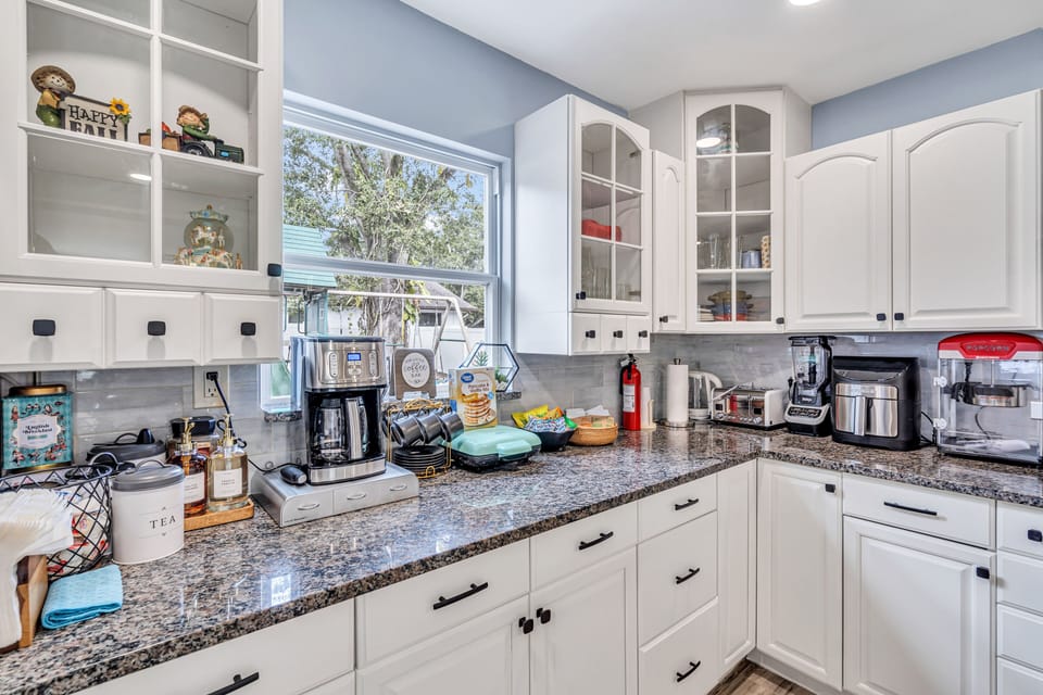 Full Kitchen