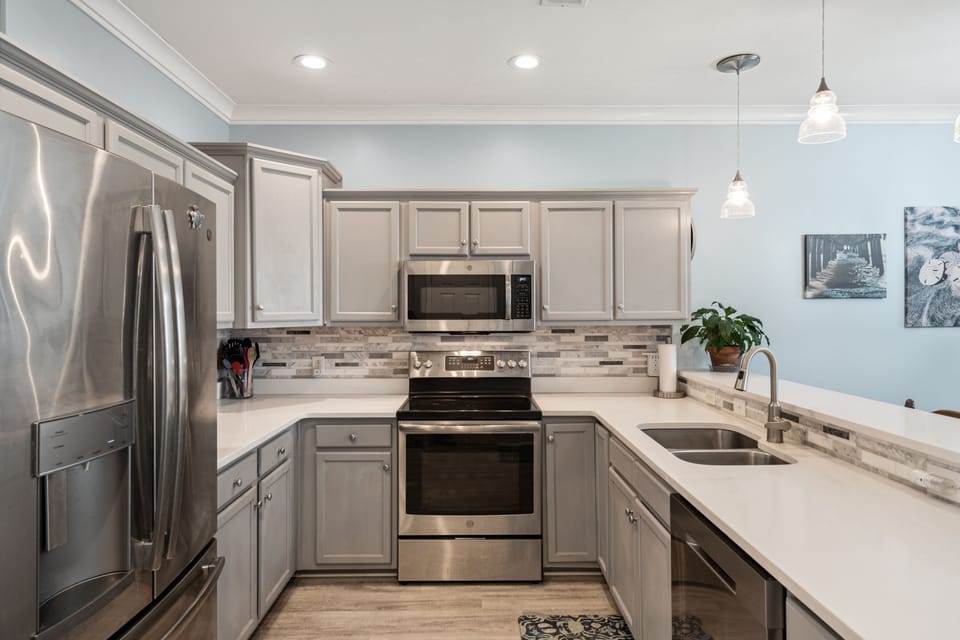 Fully Stocked Kitchen