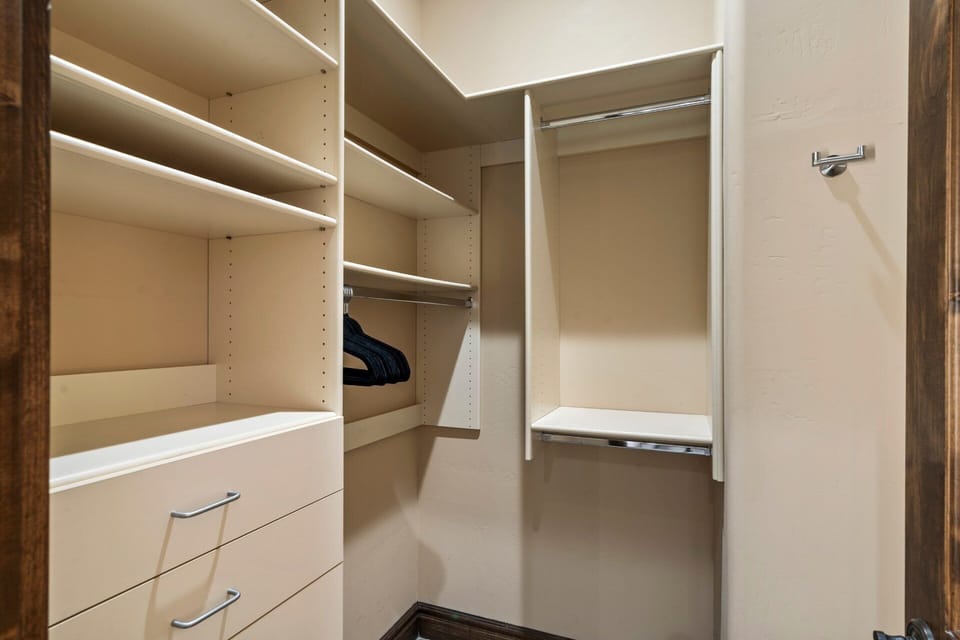 Walk in Closet