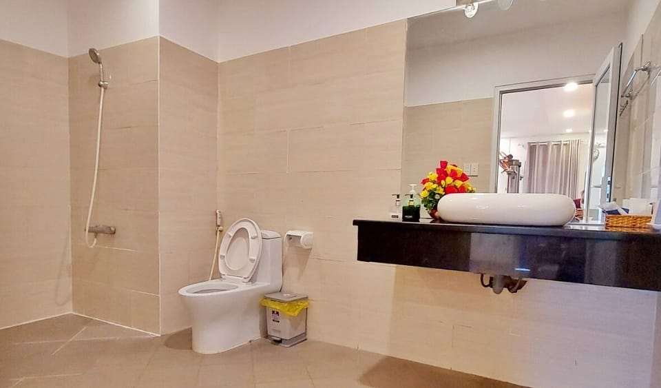 Single Room, Beach View | Bathroom | Free toiletries, hair dryer, slippers, bidet