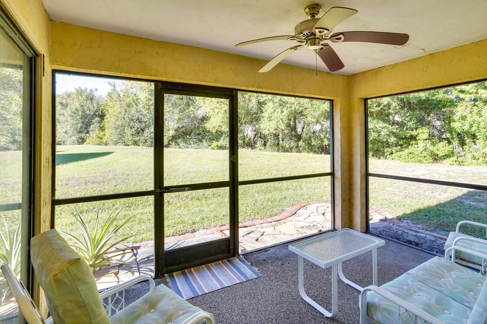 Screened Porch | Walk to Dining Options