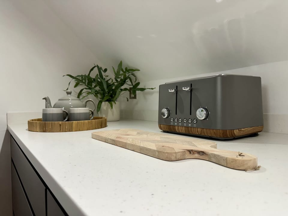 Fridge, dishwasher, electric kettle, toaster