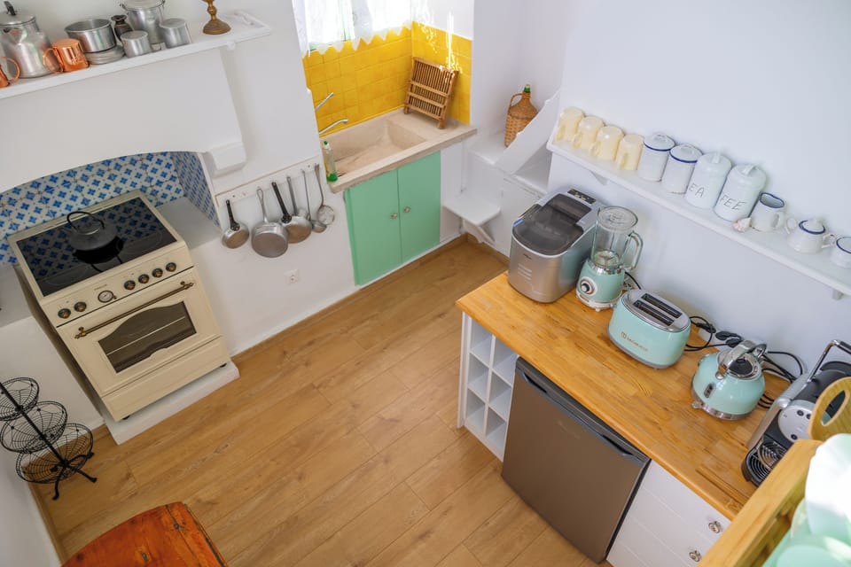 Apartment | Private kitchen | Espresso maker, coffee/tea maker, fridge, microwave