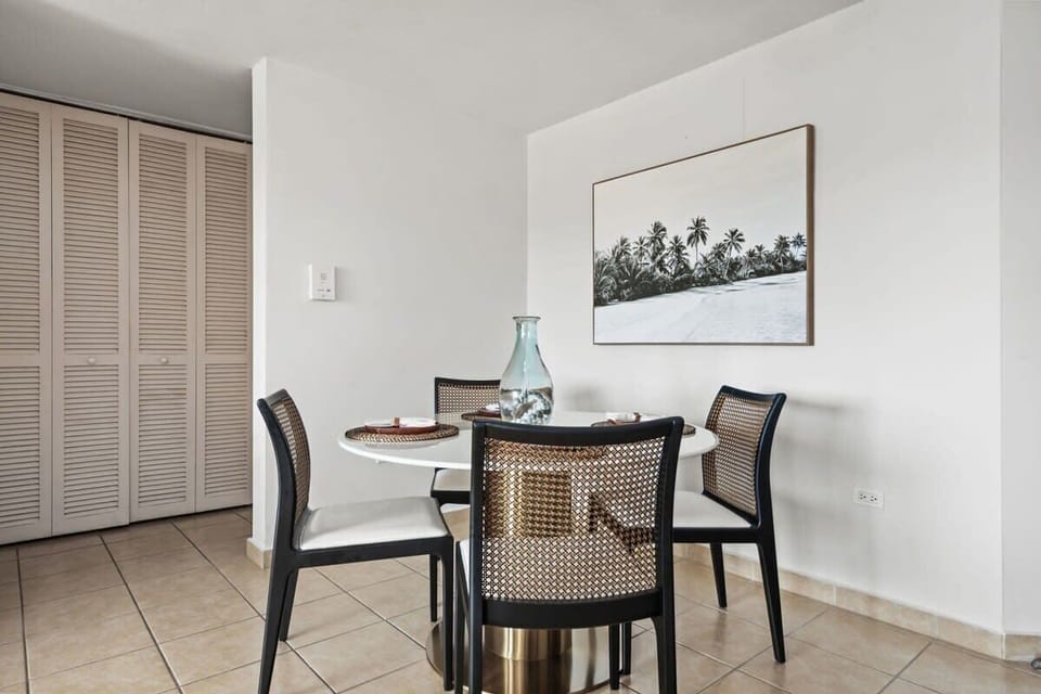 The dining table for 4 guests.