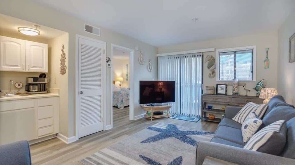 Relax, unwind. The recently updated living space is perfect for families!