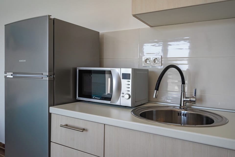 Apartment, 1 Bedroom, Balcony, City View | Interior