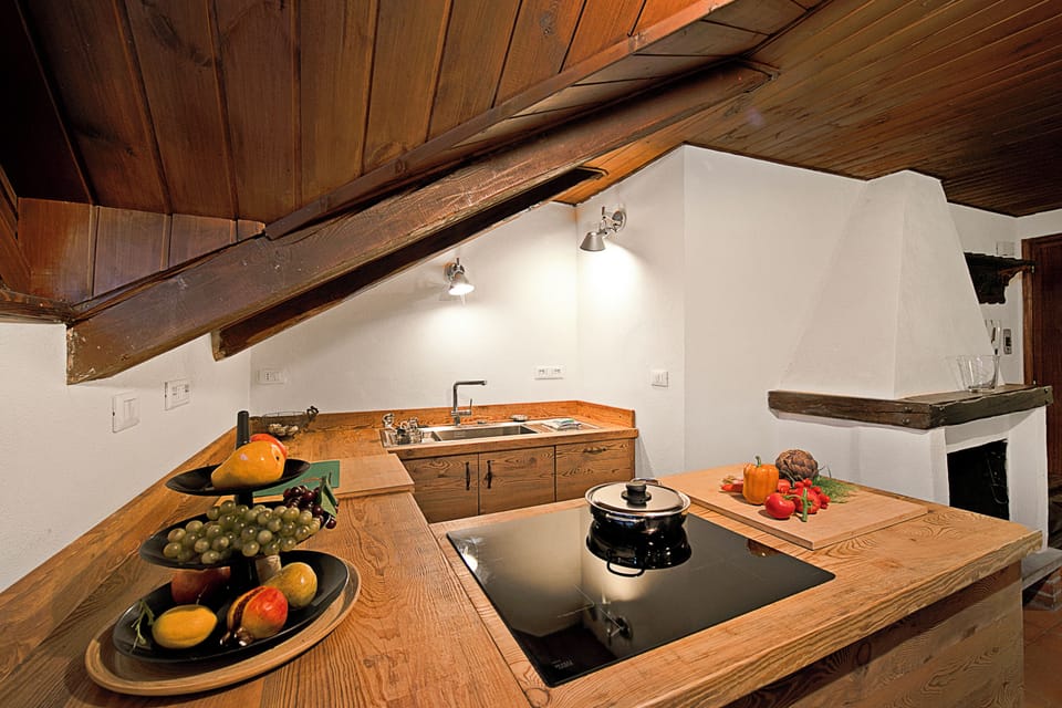 Standard Apartment, 2 Bedrooms, Balcony (Appartamento La Fontaine Ski In Ski) | Private kitchen