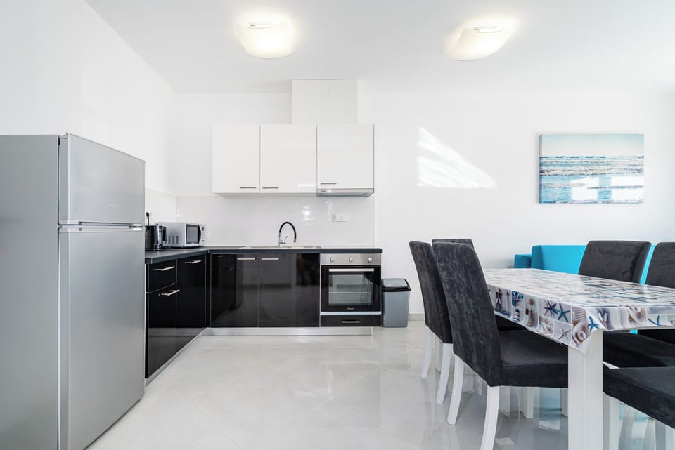 Apartment, 1 Bedroom, Balcony, City View | Private kitchen