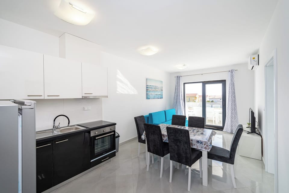 Apartment, 1 Bedroom, Balcony, City View | Private kitchen