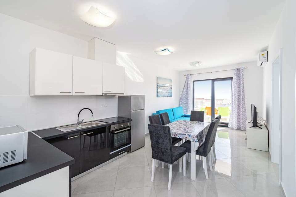 Apartment, 1 Bedroom, Balcony, City View | Private kitchen