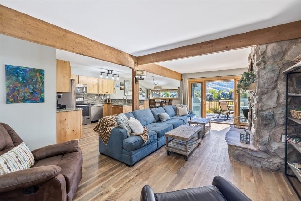 Condo, 3 Bedrooms | Living area | Smart TV