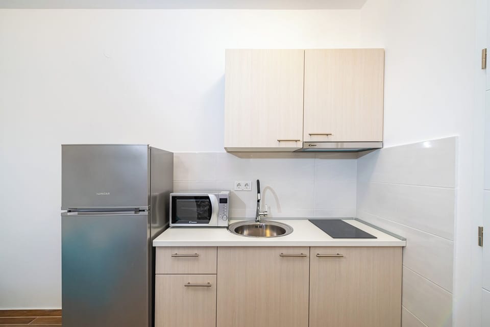 Apartment, 2 Bedrooms, Balcony, City View | Private kitchen