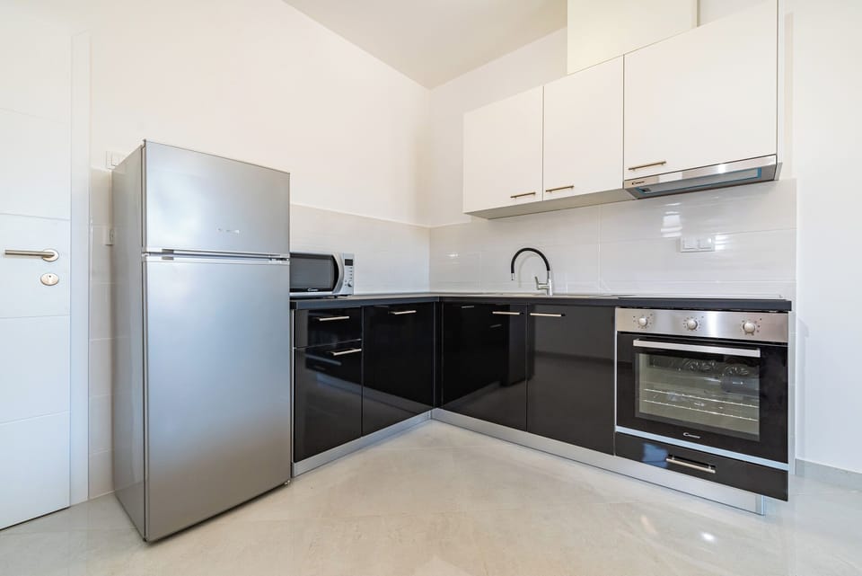 Apartment, 2 Bedrooms, Balcony, City View | Private kitchen