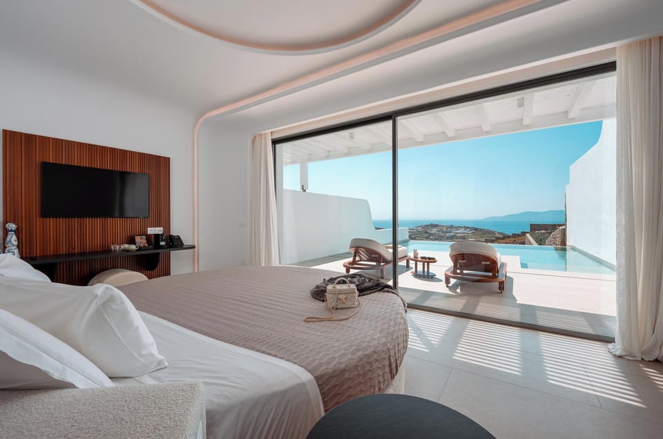 Presidential Suite Sea View with Big Private Pool | 1 bedroom, premium bedding, in-room safe, desk