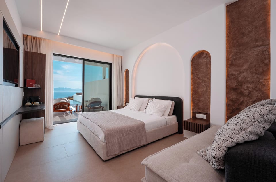 Deluxe Suite Sea View with Private Pool | 1 bedroom, premium bedding, in-room safe, desk