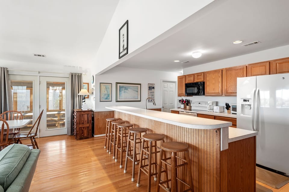 HISA606: Sandpiper | Top Level Kitchen