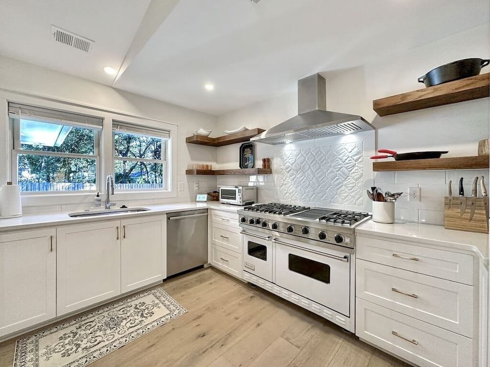 Kitchen, 260 Forest Trail, Isle of Palms, SC | IOP Escapes