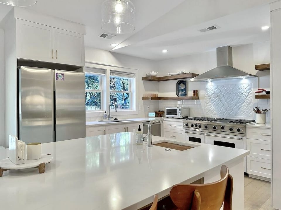 Kitchen, 260 Forest Trail, Isle of Palms, SC | IOP Escapes