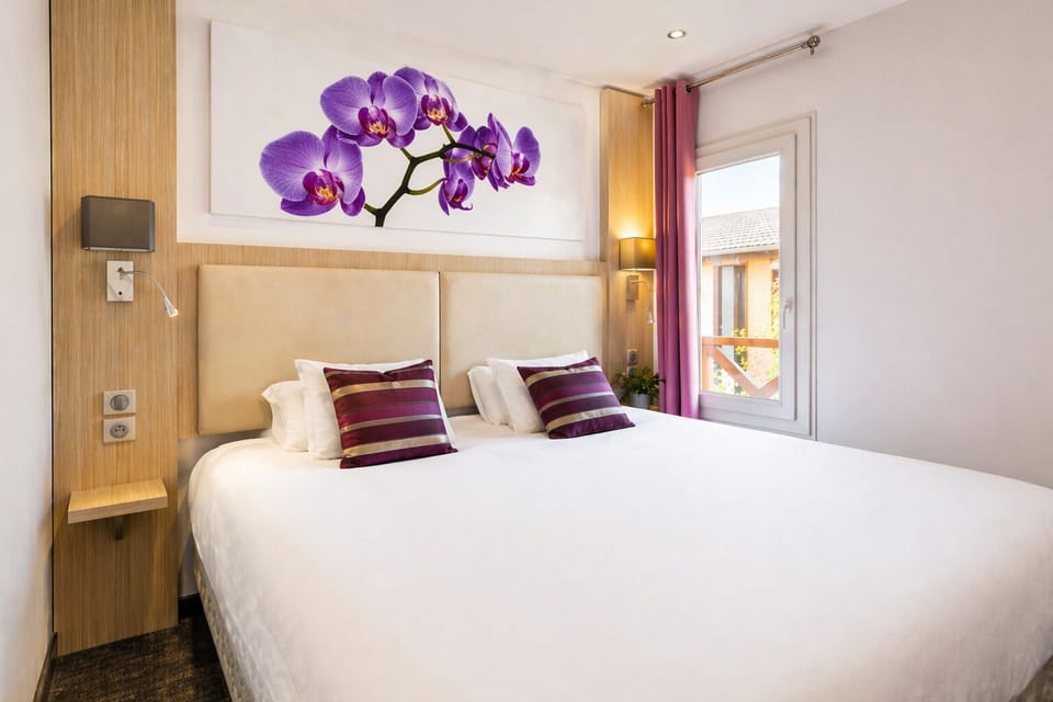 Comfort Room | 1 bedroom, individually furnished, desk, laptop workspace