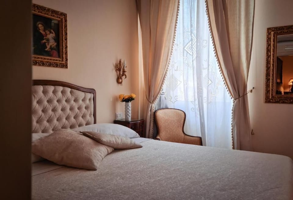 Deluxe Double Room | Minibar, desk, laptop workspace, free WiFi