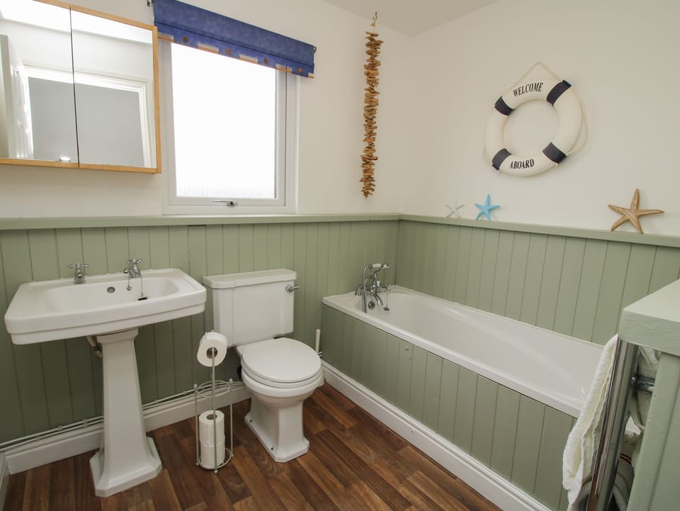 Dragonfly Lodge Cottage in England