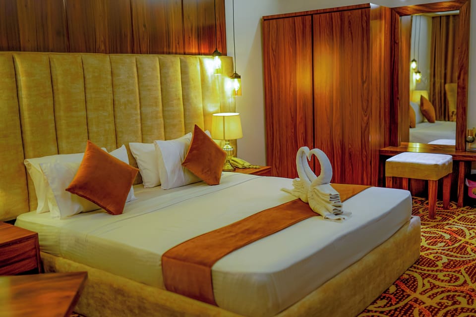 Premium bedding, minibar, in-room safe, desk