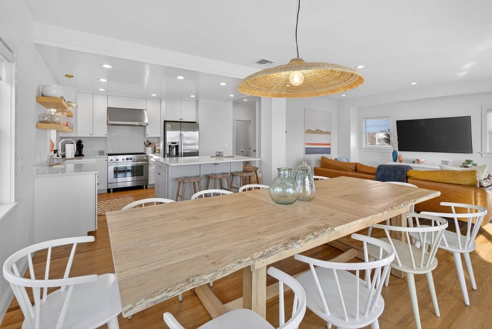 2nd floor - kitchen/dining/living room