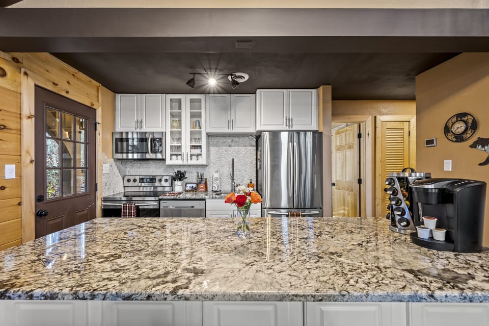 Honey Bear Treehouse's fully equipped kitchen