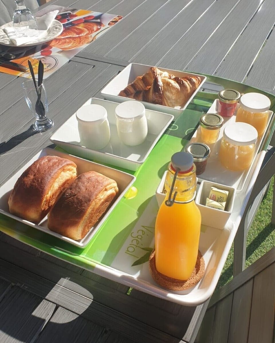 Petit-déjeuner tous les jours avec une majorité de produits fait maison.