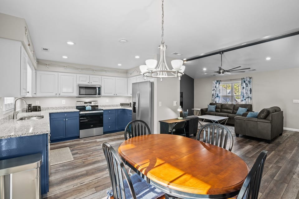 Dine in kitchen is fully equipped for cooking meals.