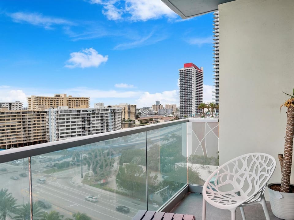 Ocean View 1 bed Sian 11th floor Miami (6397)